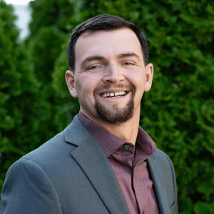 image of agent Brandon Cotsonika