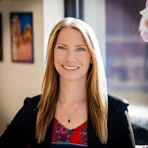 image of agent Holly Purcell