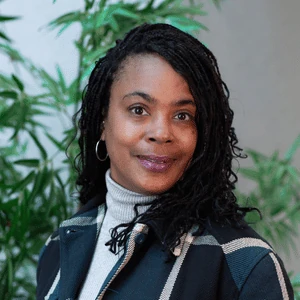image of agent Roxanne Jelks