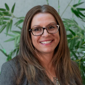 image of agent Stacey Turner